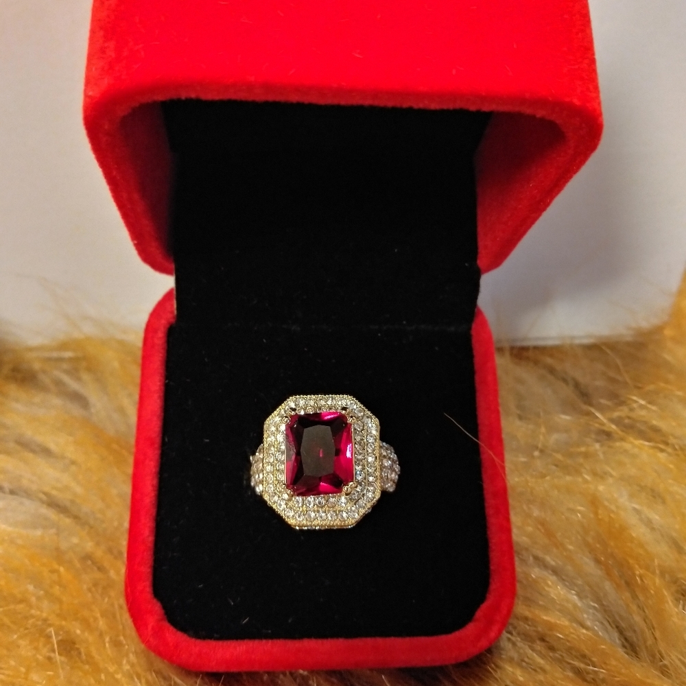 red gem beautiful but hollow ring No box